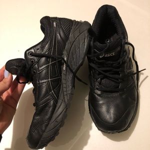 Black ASICS Sneaker size 7 NEVER WORN
